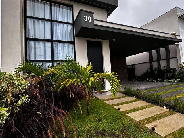 #64 - Casa para Venda em Taubaté - SP