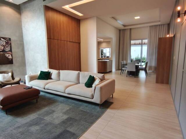 #95 - Casa para Venda em Taubaté - SP - 2