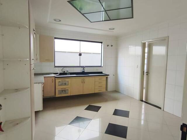 #102 - Casa para Venda em Taubaté - SP - 2