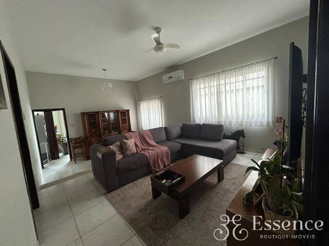 #107 - Casa para Venda em Taubaté - SP