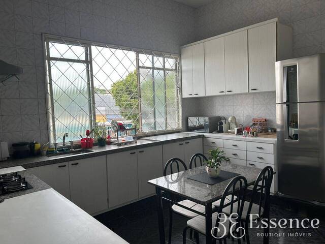 #107 - Casa para Venda em Taubaté - SP - 2