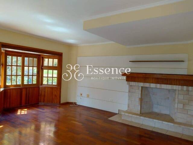 Venda em vila inglesa - Campos do Jordão