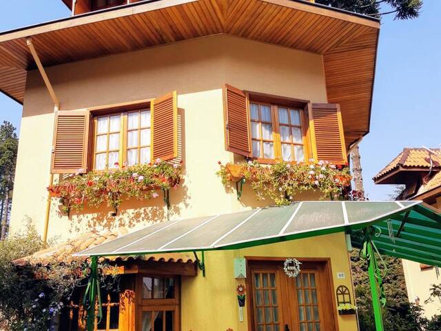 #121 - Casa para Venda em Campos do Jordão - SP