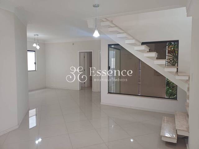 Sobrado para Venda em Pindamonhangaba - 2