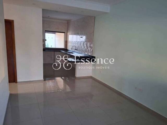 Sobrado para Venda em Pindamonhangaba - 2