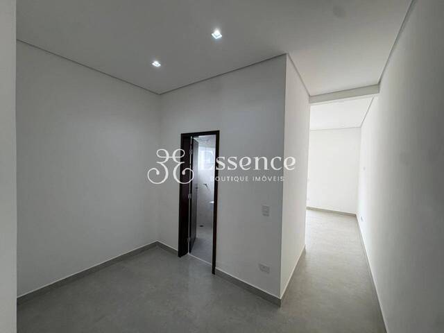 Casa para Venda em Caraguatatuba - 2