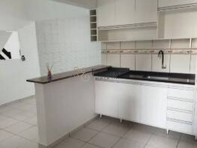 Sobrado para Venda em Pindamonhangaba - 4